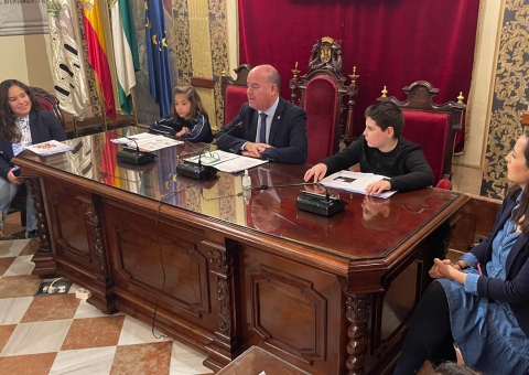 El Alcalde de Antequera preside una nueva edición del Pleno Infantil Municipal centrado en esta ocasión en tratar de mejorar la co...