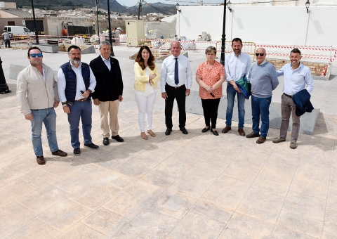 Entran en su recta final las obras de construcción de la nueva plaza pública de más de 1.000 metros cuadrados en el barrio de Vera...