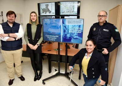 La Policía Local de Antequera inicia una campaña para la concienciación frente a los malos hábitos de estacionamiento indebido