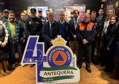 El Ayuntamiento de Antequera promueve una exposición fotográfica para conmemorar el 40 aniversario de Protección Civil