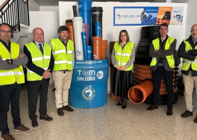 El alcalde Manolo Barón visita la fábrica de Molecor en el Polígono Industrial de Antequera