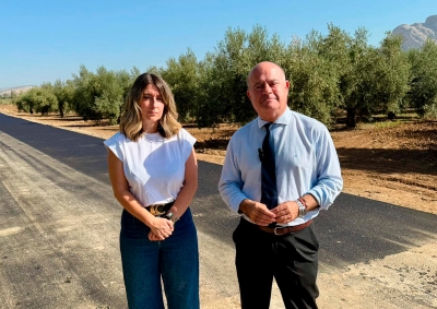 El Ayuntamiento de Antequera mejora el camino de los Almendros con una inversión cercana a los 45.000 euros