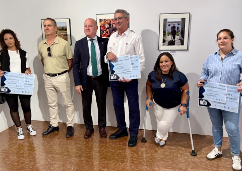 La Sala de Exposiciones del Ayuntamiento acoge la muestra de la II edición del Concurso Fotográfico sobre las Pedanías de Antequer...