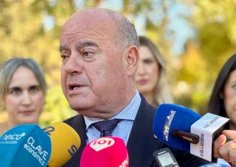 El Alcalde de Antequera denuncia la falta de transparencia del Gobierno y la pésima gestión en la llegada masiva de personas inmig...