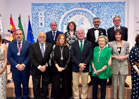El alcalde Manolo Barón acompaña a la Real Academia de Nobles Artes de Antequera en la clausura de su curso académico y en el rele...