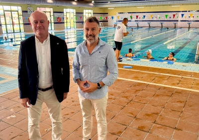 El Ayuntamiento de Antequera amplía las plazas gratuitas de natación para mayores de 65 años y adelanta el inicio de la programaci...