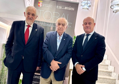 El alcalde Manolo Barón asiste en Madrid a la presentación del documental “Toral: el Genio de Antequera”