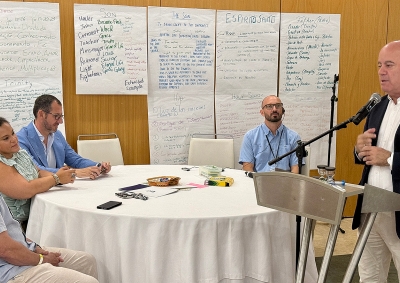 El Alcalde saluda a los participantes en el Curso Intensivo de Formación Misionera Intercultural Maclin 2026 que se celebra en Ant...