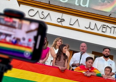 Antequera reafirma su compromiso con la igualdad, la libertad y el respeto en el Día Internacional del Orgullo LGTBI+