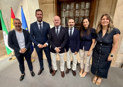 Manolo Barón acompaña al antequerano Antonio García Acedo en su toma de posesión como delegado territorial de la Junta de Andalucí...