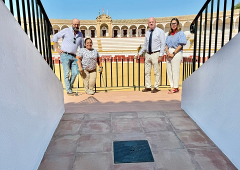 El Ayuntamiento mejora la accesibilidad de la Plaza de Toros de Antequera con nuevas rampas, espacios adaptados y recorridos sin b...