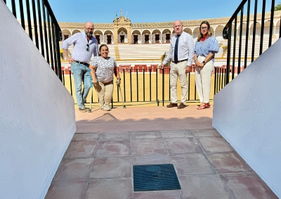 El Ayuntamiento mejora la accesibilidad de la Plaza de Toros de Antequera con nuevas rampas, espacios adaptados y recorridos sin b...