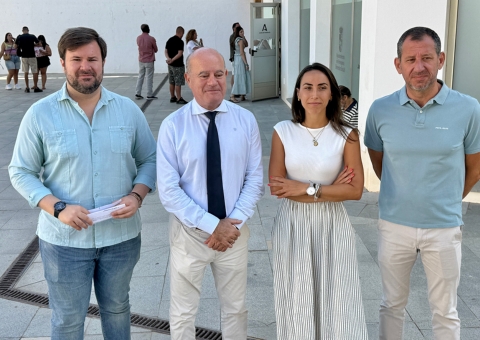 El Ayuntamiento de Antequera facilita que alrededor de 280 aspirantes puedan haberse examinado hoy del teórico del permiso de cond...