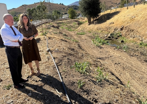 El Ayuntamiento de Antequera actúa en cerca de 1,5 kilómetros de cauces urbanos para mejorar su mantenimiento y prevenir problemas...