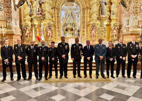 El Alcalde de Antequera asiste a los actos institucionales conmemorativos de la festividad de los Santos Ángeles Custodios, patron...