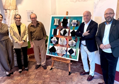 La Biblioteca Municipal de San Zoilo acoge 'Arquitectura del silencio', una exposición de Juan Ramón Castro Morales que combina pa...