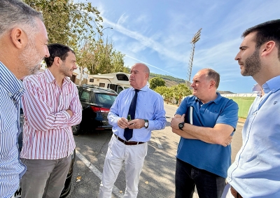 El Ayuntamiento acomete trabajos de reparación y mejora del sistema de iluminación en el Estadio Municipal El Maulí