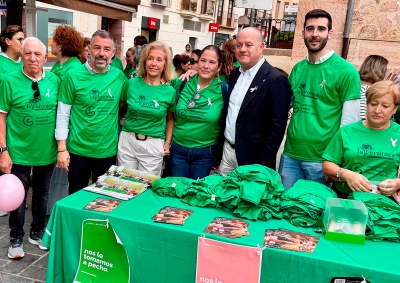 Antequera se moviliza contra el cáncer de mama con una marcha por las calles de la ciudad