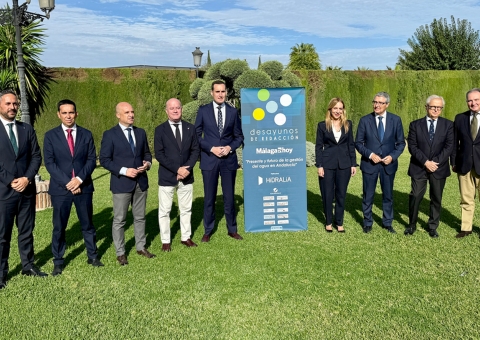 La gestión del agua en Andalucía reúne en Antequera a los presidentes de siete diputaciones provinciales en un desayuno coloquio d...