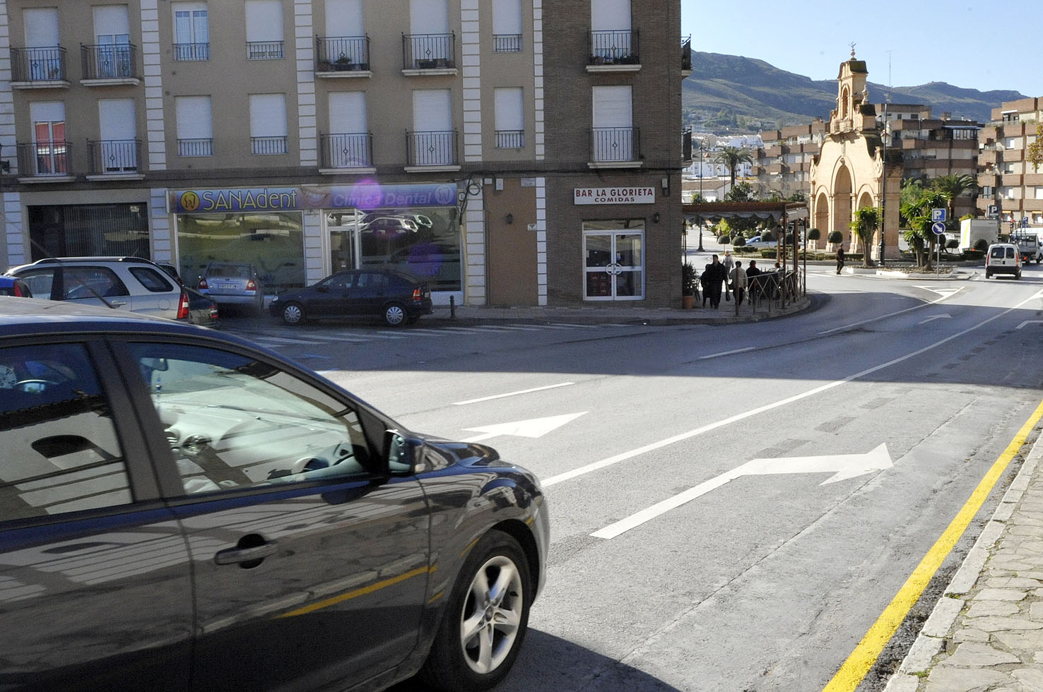 El nuevo carril con dirección hacia la derecha ya puede usarse; la visualización artística de la plaza de Toros sale beneficiada c...