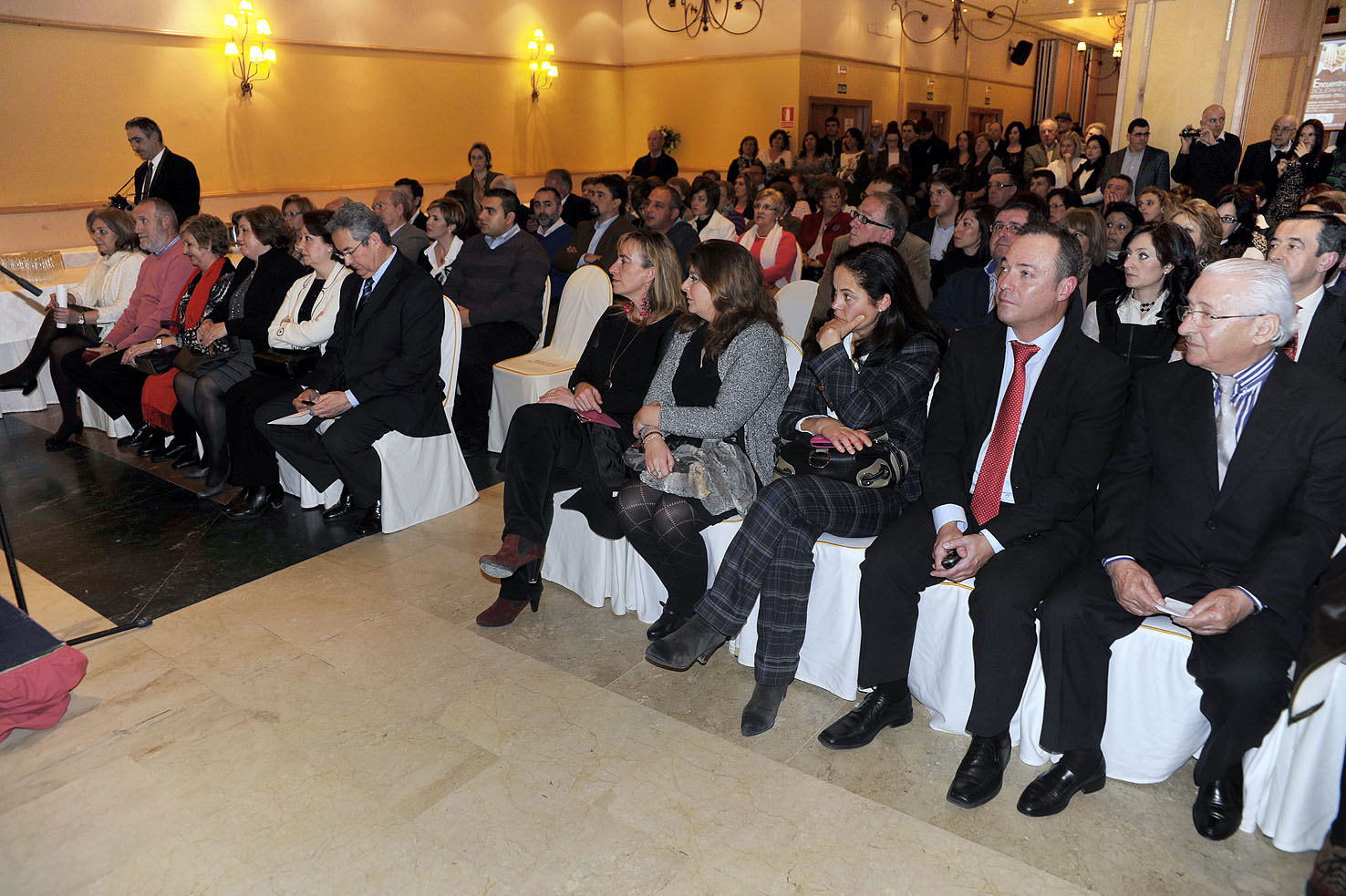 Éxito de participación: más de 200 personas se dieron cita con motivo del I Encuentro Solidario Empresas-ONGs de Antequera en la n...