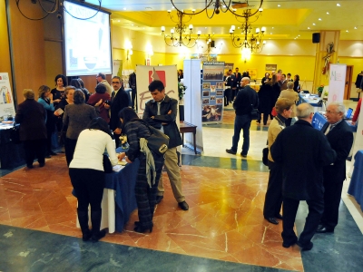 Durante la velada se organizó una feria de muestras en la que se podía conocer la labor que desarrollan entidades sociales, asocia...