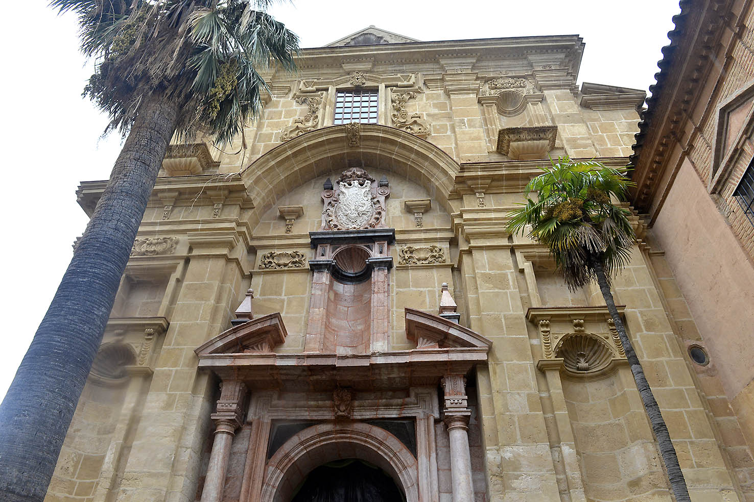 El Ayuntamiento de Antequera y la Congregación de Religiosas Filipenses  concluyen la restauración de la fachada barroca de la iglesia del Loreto